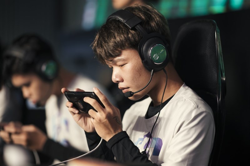 ROG Phone 5s là thiết bị thi đấu chính thức của bộ môn Free Fire tại SEA Games 31