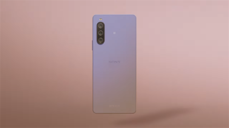 Thiết kế tổng thể của Xperia 10 V trẻ trung, gọn nhẹ. Nguồn: Sony.