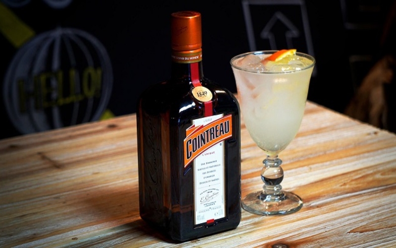 Rượu Cointreau vị cam