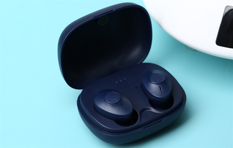 AVA+ DS200A-WB có ngoại hình khá gọn gàng với độ hoàn thiện tốt. AVA+ DS200A-WB có ngoại hình khá gọn gàng với độ hoàn thiện tốt.