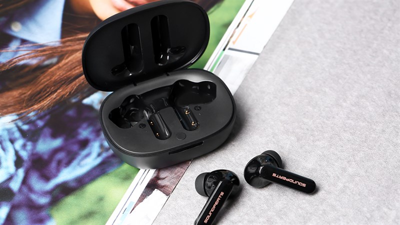 Soundpeats Mac 2 sở hữu thiết kế nhỏ gọn cùng màu đen sang trọng. 