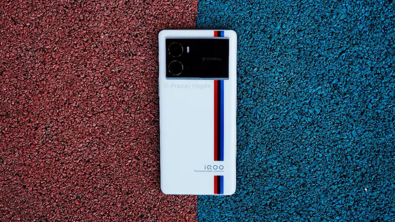 Thiết kế tổng thể của iQOO 9 Pro