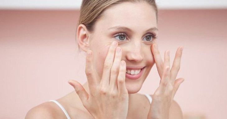 Performing eye massage movements daily is a simple but effective way to take care of your eyes