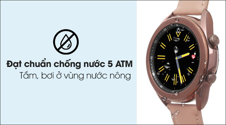 Galaxy Watch 3 có chỉ số chống nước 5 ATM cho phép người dùng mang đi bơi lội ở độ sâu 50m trong vòng 10 phút