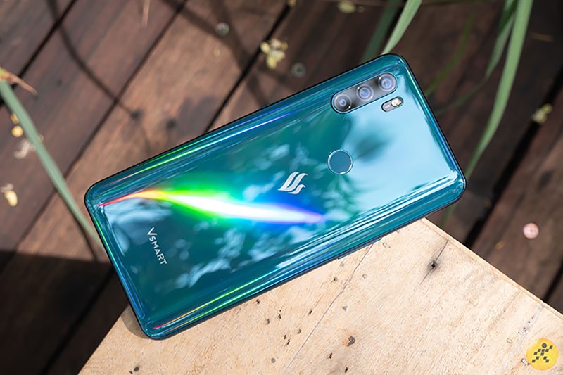 Vsmart Active 3 với vẻ ngoài bóng loáng