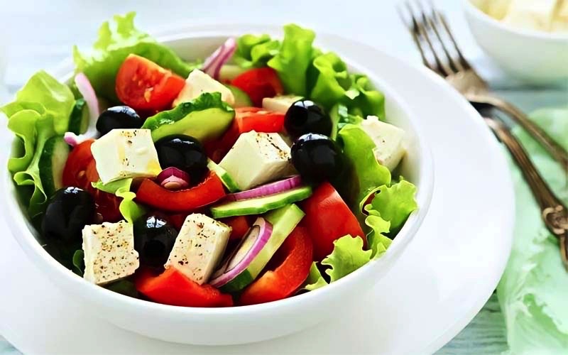 Salad Hy Lạp hấp dẫn 