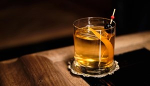 Cách pha Cocktail Old Fashioned ngon đúng điệu