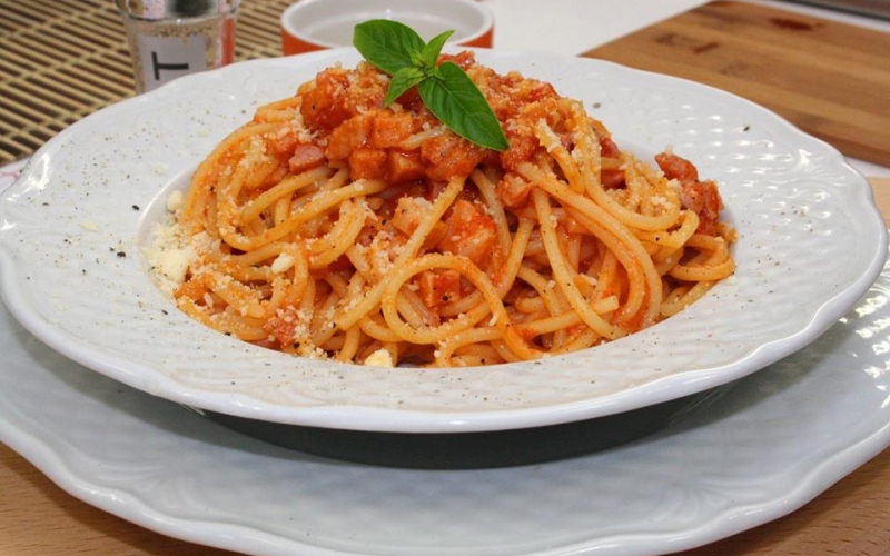Mì trộn spaghetti mang đậm hương vị truyền thống nước Ý