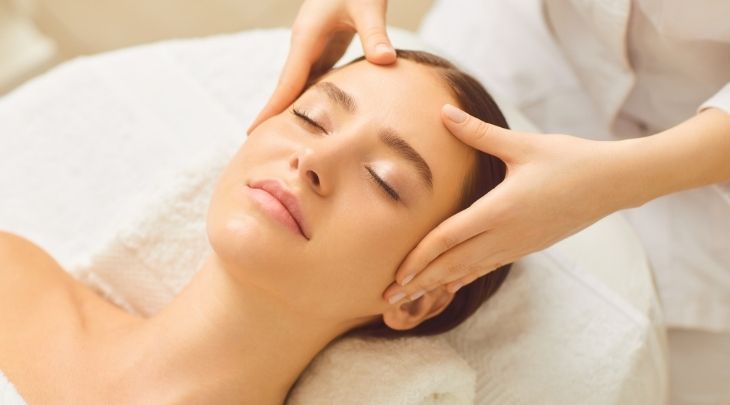 Massage mặt giúp chống lão hóa và hạn chế nếp nhăn
