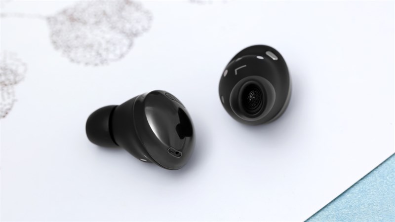 Khả năng chống nước chuẩn IPX7 giúp bạn an tâm sử dụng sản phẩm dưới trời mưa. Khả năng chống nước chuẩn IPX7 giúp bạn an tâm sử dụng sản phẩm dưới trời mưa.