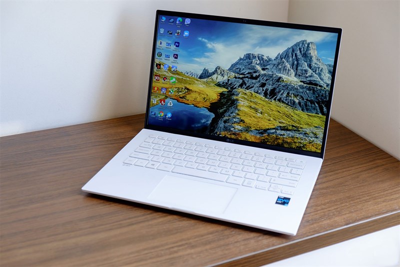 Deal sốc giờ vàng - Laptop LG giảm mạnh lên đến 10.2 triệu cực hấp dẫn