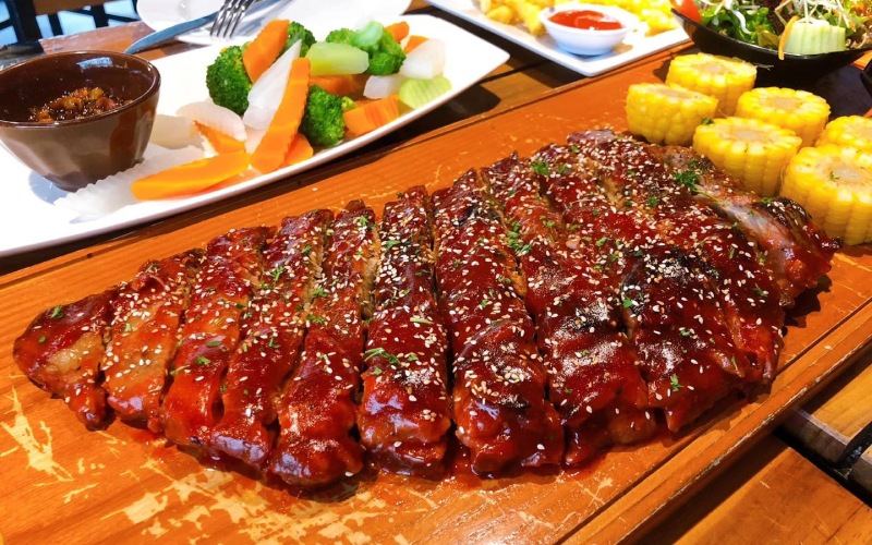 Bít tết có màu sắc đẹp mắt tại Zamba Extra BBQ