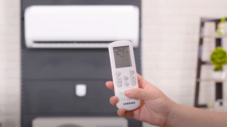 Đánh giá dòng máy lạnh Samsung WindFree™ TYGC sang trọng > Remote điều khiển máy lạnh