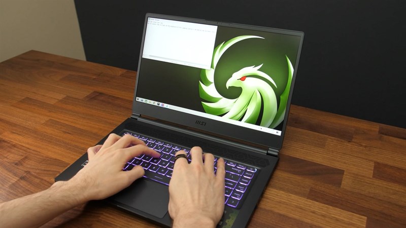 MSI Delta 15 được trang bị cấu hình trọn bộ AMD với vi xử lý Ryzen 7 5800H cùng nhân đồ họa Radeon RX 6700M