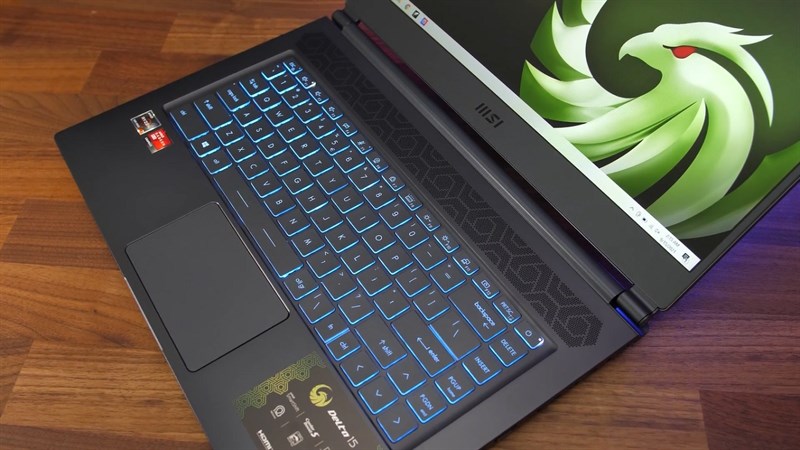 Hệ thống bàn phím được trang bị đèn LED RGB có thể tùy chỉnh theo cá tính