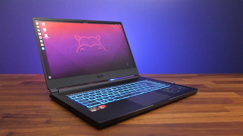 MSI Delta 15 được trang bị màn hình 15.6 inch với độ phân giải Full HD