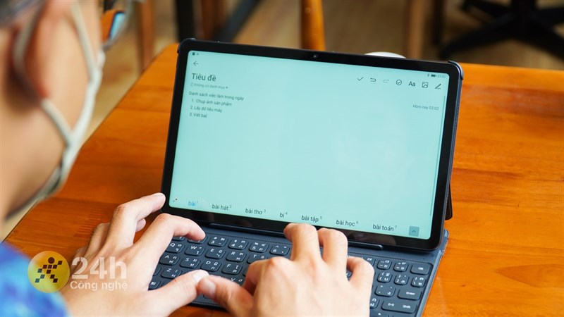 Huawei MatePad có thể sử dụng như một chiếc laptop với bàn phím rời Huawei MatePad có thể sử dụng như một chiếc laptop với bàn phím rời