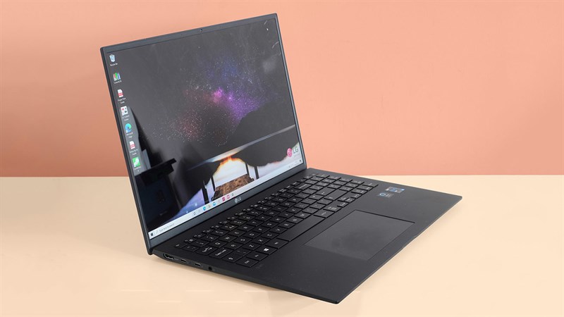 2 mẫu laptop sale đậm nhất chương trình xả hàng, mức giảm gần 1/3 giá trị 2 mẫu laptop sale đậm nhất chương trình xả hàng, mức giảm gần 1/3 giá trị
