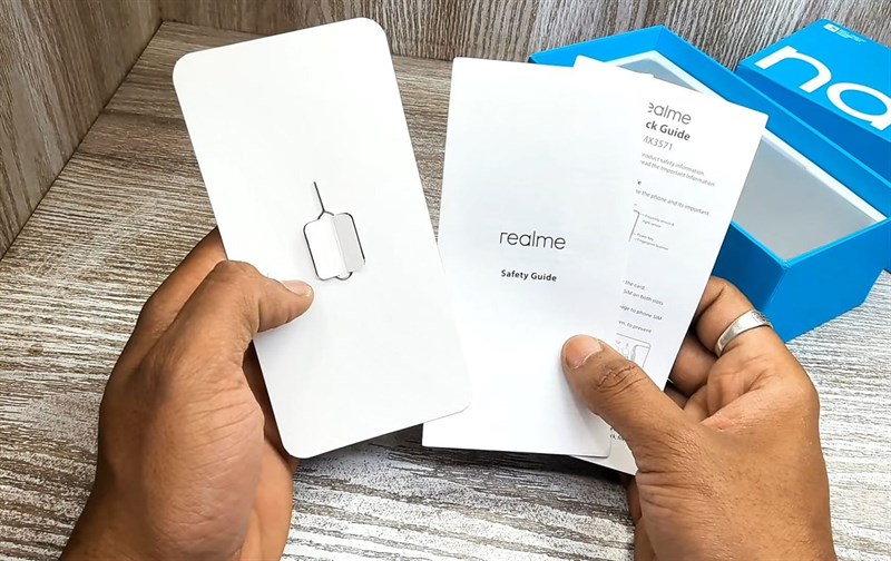 Trên tay Realme Narzo 50 5G: Thiết kế đổi mới cùng hiệu năng ấn tượng Trên tay Realme Narzo 50 5G: Thiết kế đổi mới cùng hiệu năng ấn tượng