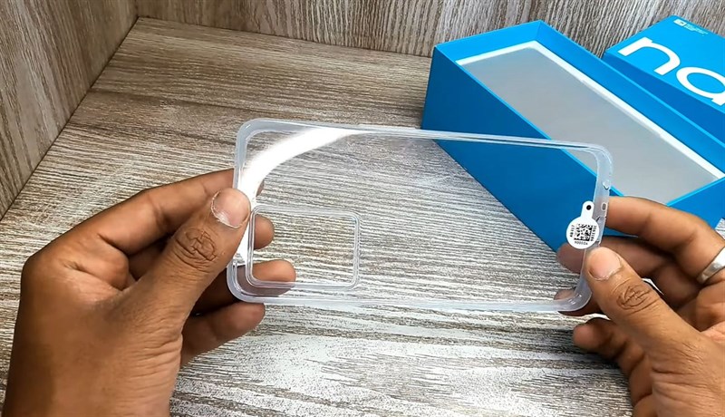 Trên tay Realme Narzo 50 5G: Thiết kế đổi mới cùng hiệu năng ấn tượng Trên tay Realme Narzo 50 5G: Thiết kế đổi mới cùng hiệu năng ấn tượng