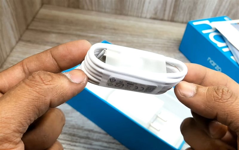 Trên tay Realme Narzo 50 5G: Thiết kế đổi mới cùng hiệu năng ấn tượng Trên tay Realme Narzo 50 5G: Thiết kế đổi mới cùng hiệu năng ấn tượng