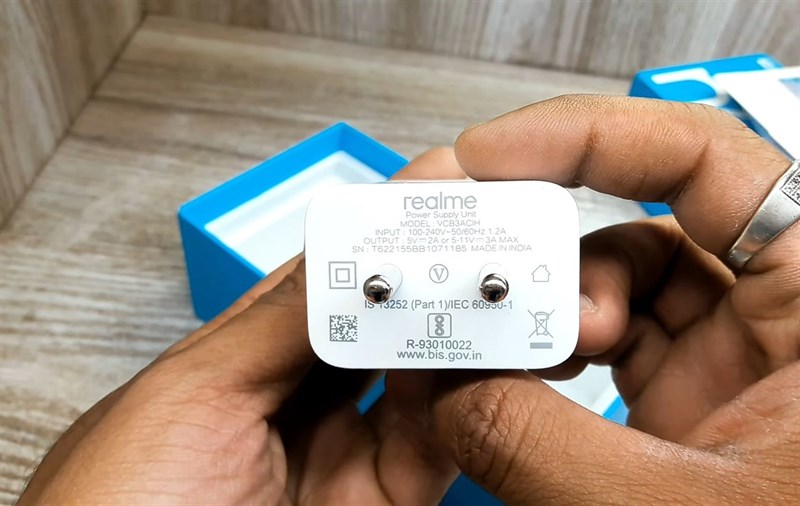 Trên tay Realme Narzo 50 5G: Thiết kế đổi mới cùng hiệu năng ấn tượng Trên tay Realme Narzo 50 5G: Thiết kế đổi mới cùng hiệu năng ấn tượng