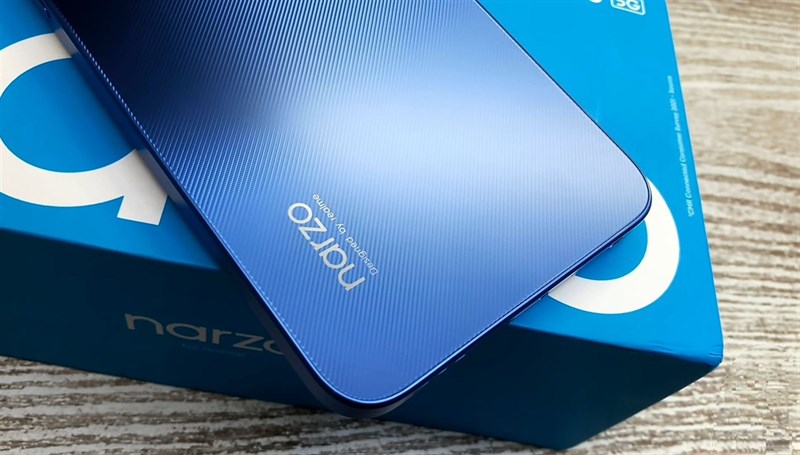 Trên tay Realme Narzo 50 5G: Thiết kế đổi mới cùng hiệu năng ấn tượng Trên tay Realme Narzo 50 5G: Thiết kế đổi mới cùng hiệu năng ấn tượng