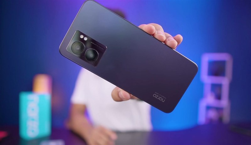 Trên tay Realme Narzo 50 5G: Thiết kế đổi mới cùng hiệu năng ấn tượng Trên tay Realme Narzo 50 5G: Thiết kế đổi mới cùng hiệu năng ấn tượng