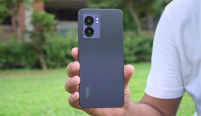 Trên tay Realme Narzo 50 5G: Thiết kế đổi mới cùng hiệu năng ấn tượng Trên tay Realme Narzo 50 5G: Thiết kế đổi mới cùng hiệu năng ấn tượng