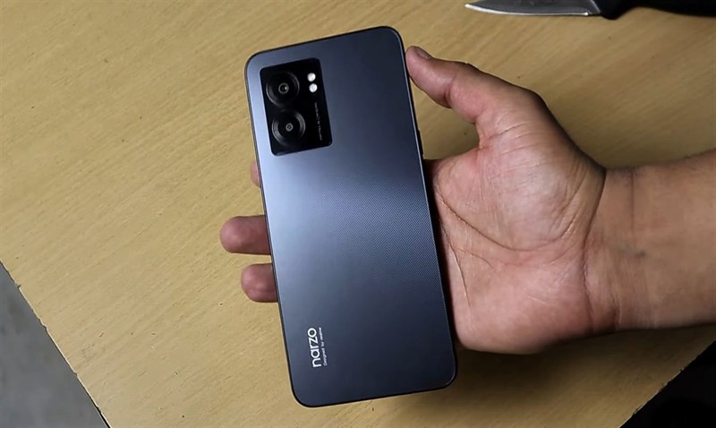 Trên tay Realme Narzo 50 5G: Thiết kế đổi mới cùng hiệu năng ấn tượng Trên tay Realme Narzo 50 5G: Thiết kế đổi mới cùng hiệu năng ấn tượng