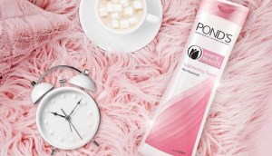 Review nước hoa hồng Pond's có tốt không? Giá bao nhiêu?