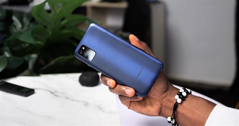 Galaxy A04s có gì mới: Dùng chip Snapdragon 480 5G, sạc nhanh 18 W