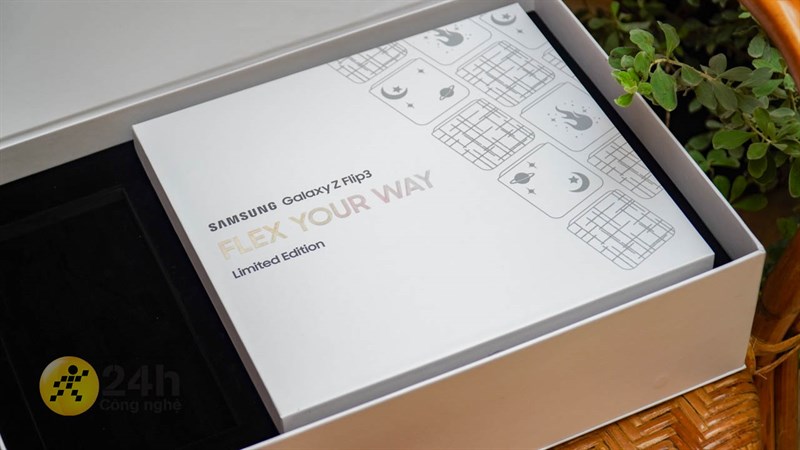 Hộp quà tặng Galaxy Z Flip3 5G Flex Your Way 2022