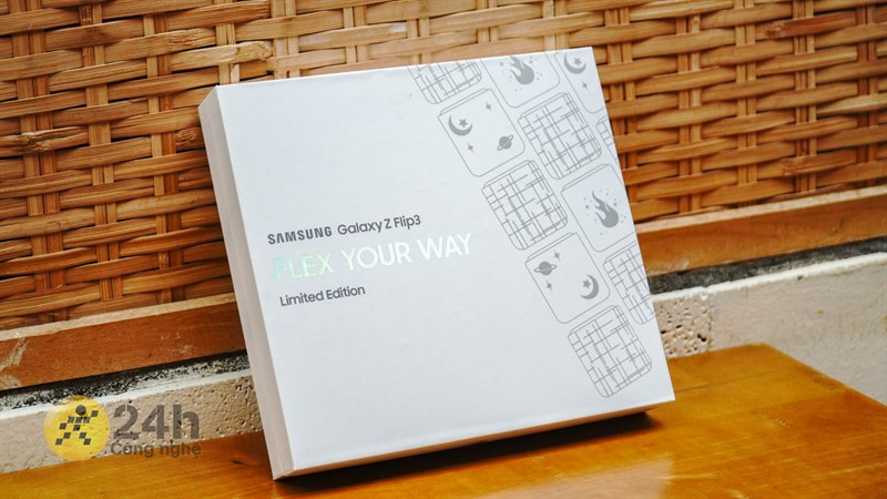 Hộp quà dành cho người dùng đặt trước Galaxy Z Flip3 5G Flex Your Way 2022 thật là xịn!