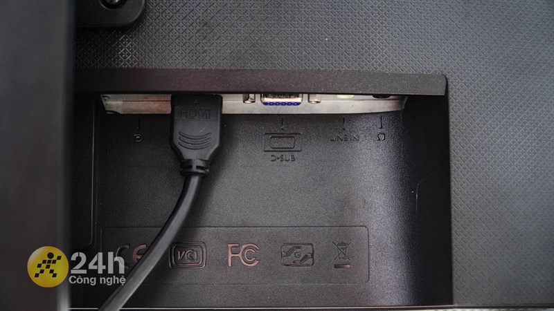Các cổng kết nối trên màn hình BenQ GW2480T.