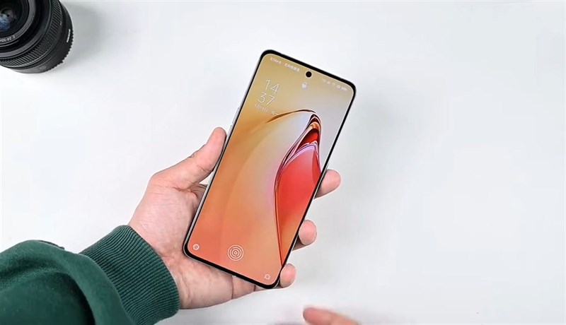 OPPO Reno9 Pro+ có gì mới: Màn hình AMOLED, sạc nhanh 80 W OPPO Reno9 Pro+ có gì mới: Màn hình AMOLED, sạc nhanh 80 W