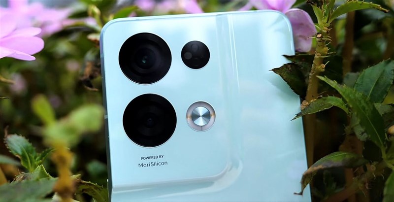 OPPO Reno9 Pro+ có gì mới: Màn hình AMOLED, sạc nhanh 80 W OPPO Reno9 Pro+ có gì mới: Màn hình AMOLED, sạc nhanh 80 W