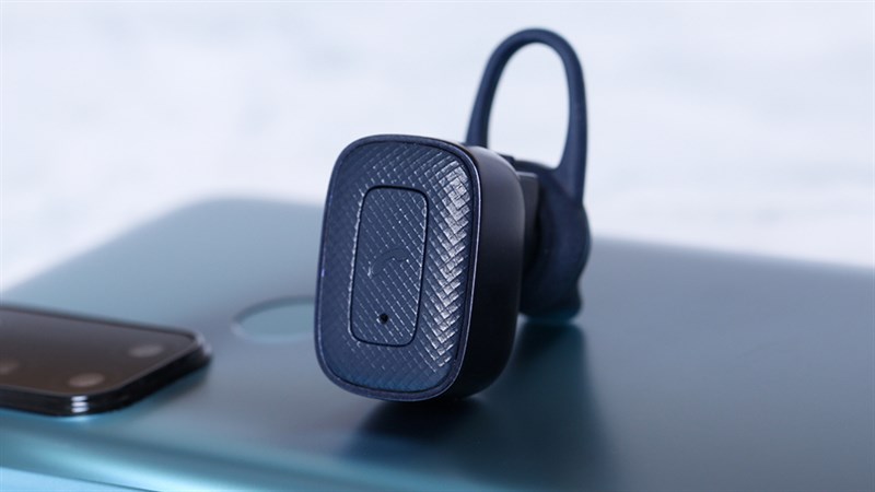 Mozard Q6C là một trong những sản phẩm tai nghe không dây đáng mua nhất tháng 5 với màu sắc cực kỳ bắt mắt. Mozard Q6C là một trong những sản phẩm tai nghe không dây đáng mua nhất tháng 5 với màu sắc cực kỳ bắt mắt.