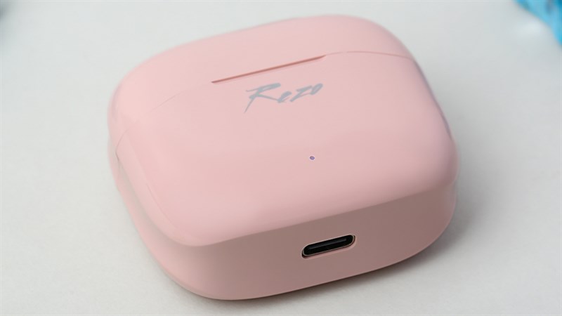 Tai nghe cho thời gian sử dụng liên tục lên đến 4 giờ. Tai nghe cho thời gian sử dụng liên tục lên đến 4 giờ.