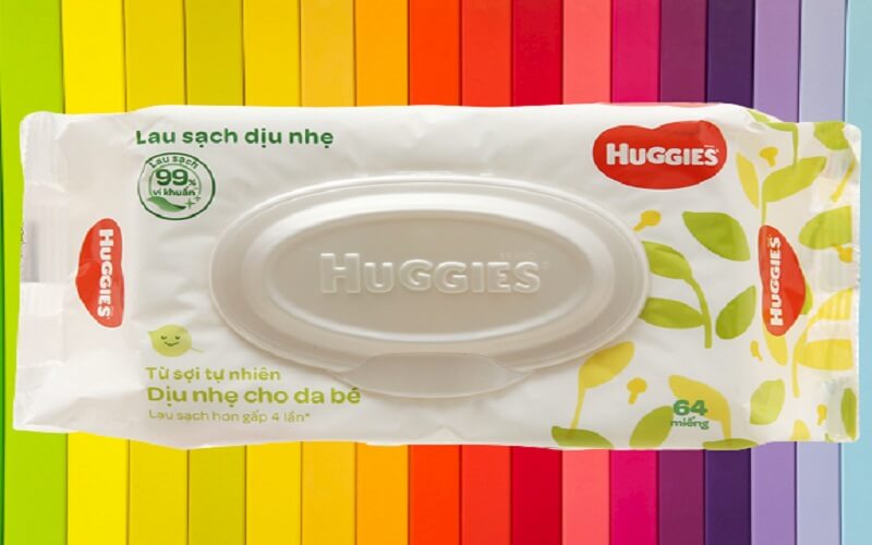 Khăn ướt Huggies Gold được dùng để làm sạch các vết bẩn, kháng khuẩn