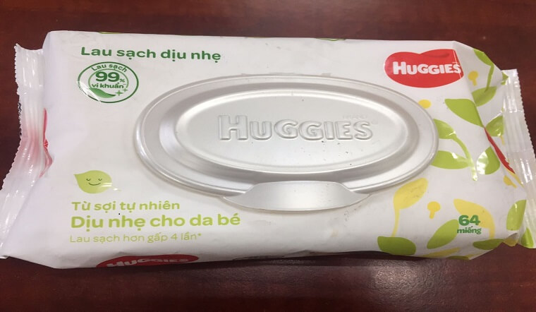 Review khăn ướt Huggies Gold có tốt không? Giá bao nhiêu?