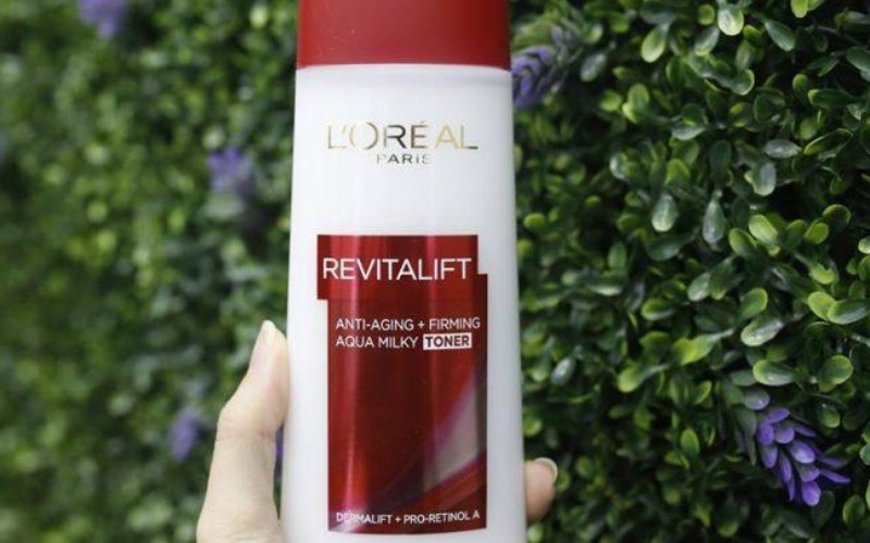 Nước hoa hồng L’Oreal Paris Revitalift Aqua Milky