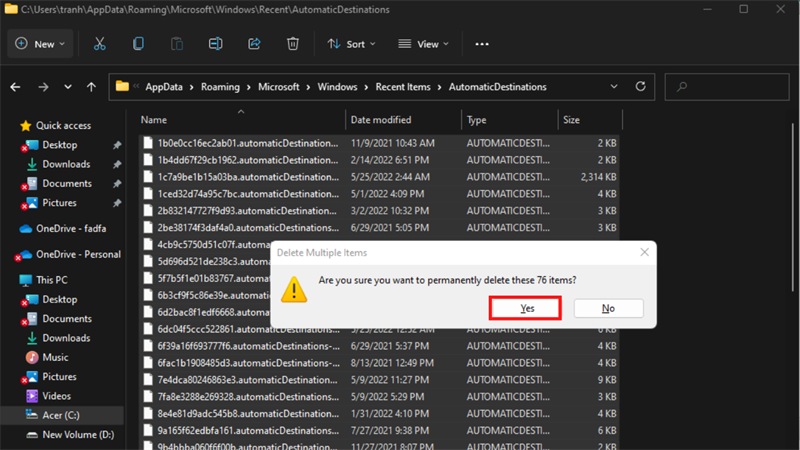 Thao tác ấn tổ hợp phím Ctrl + A để chọn tất cả các file đó, nhấn tổ hợp phím Shift + Del để xóa tận gốc của file này đi.