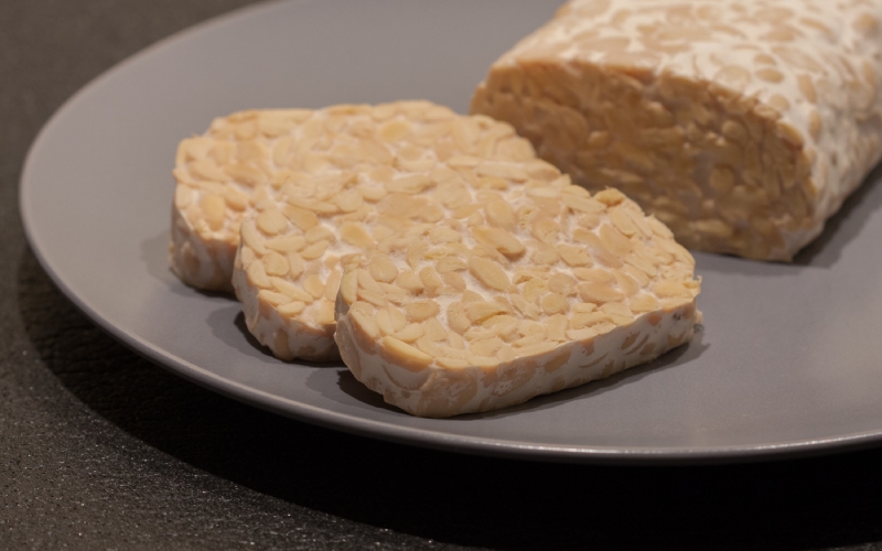 Thưởng thức Tempeh đậu nành 