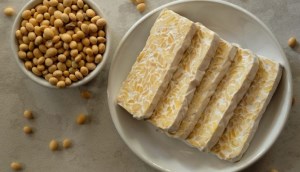 Tự làm tempeh đậu nành bổ dưỡng đơn giản tại nhà