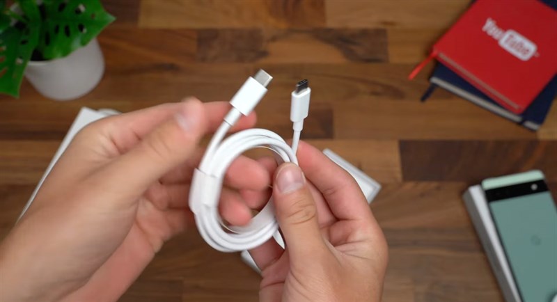 Cáp sạc USB Type C to C. Nguồn: Tim Schofield.