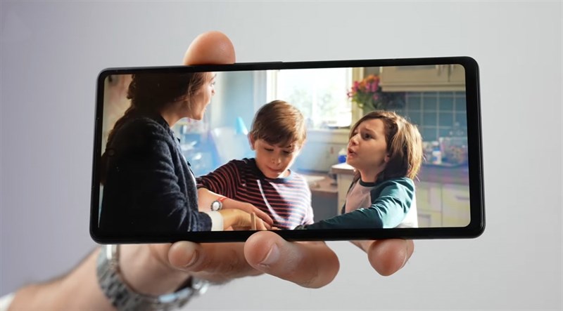 Google Pixel 6a sử dụng tấm nền OLED kích thước 6.1 inch và có độ phân giải Full HD+. Nguồn: Tech Spurt.