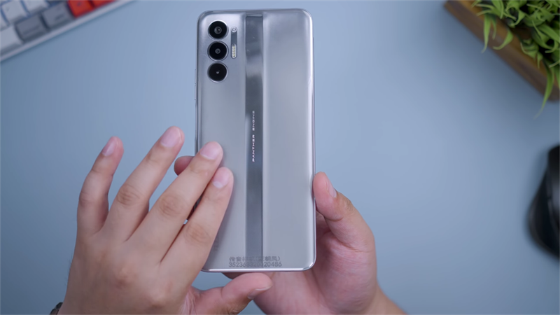 Tecno POVA 3 Tecno POVA 3