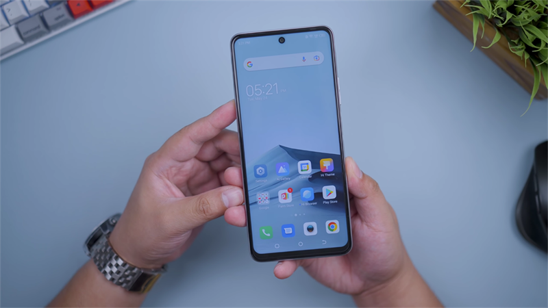 Tecno POVA 3 Tecno POVA 3