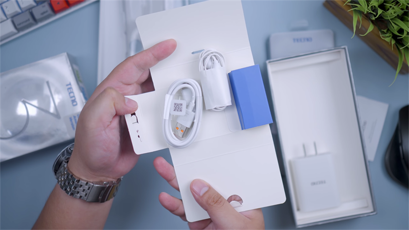 Tecno POVA 3 Tecno POVA 3